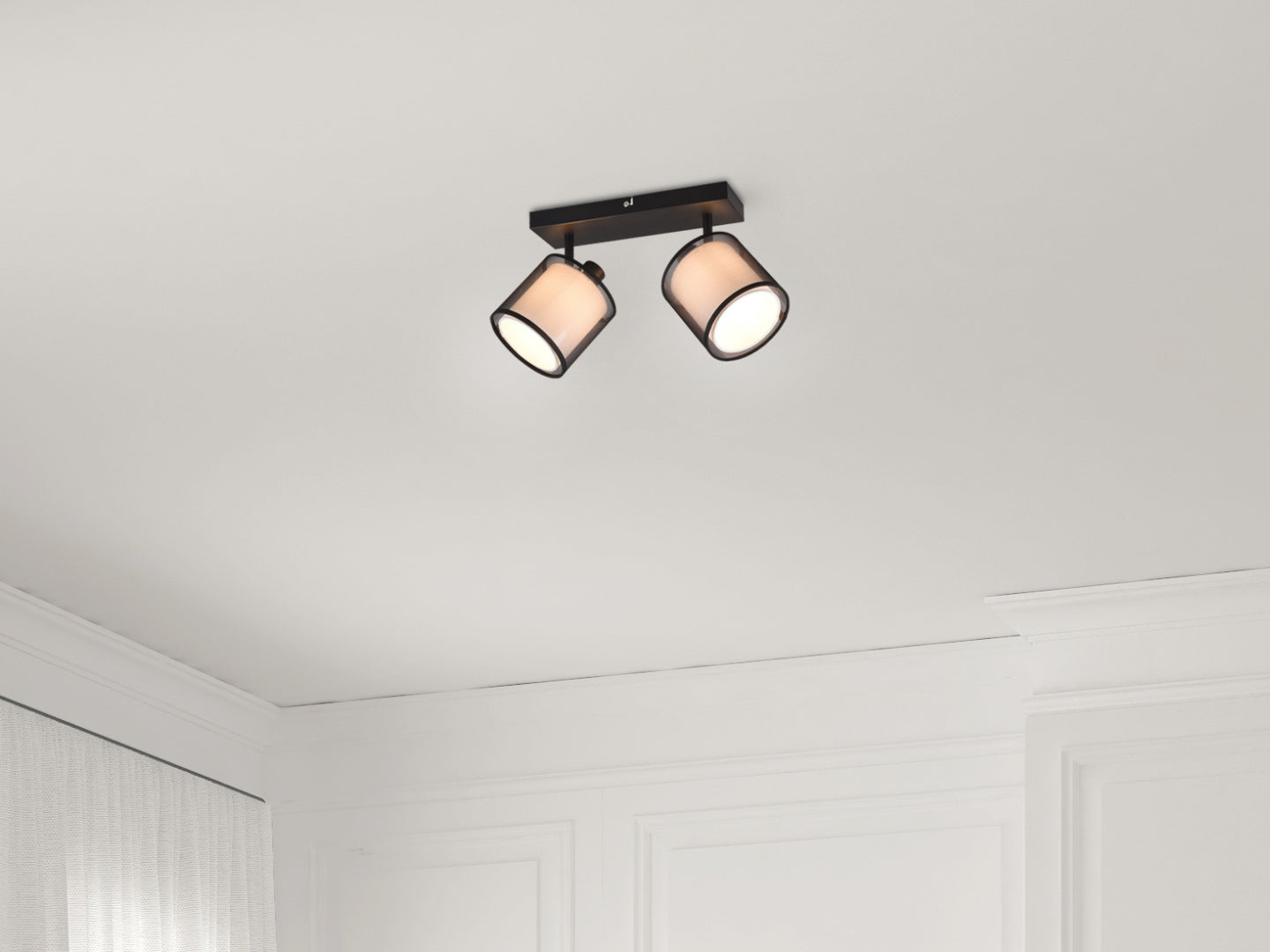 Burton 2/4Lt Bar Spotlight - Black