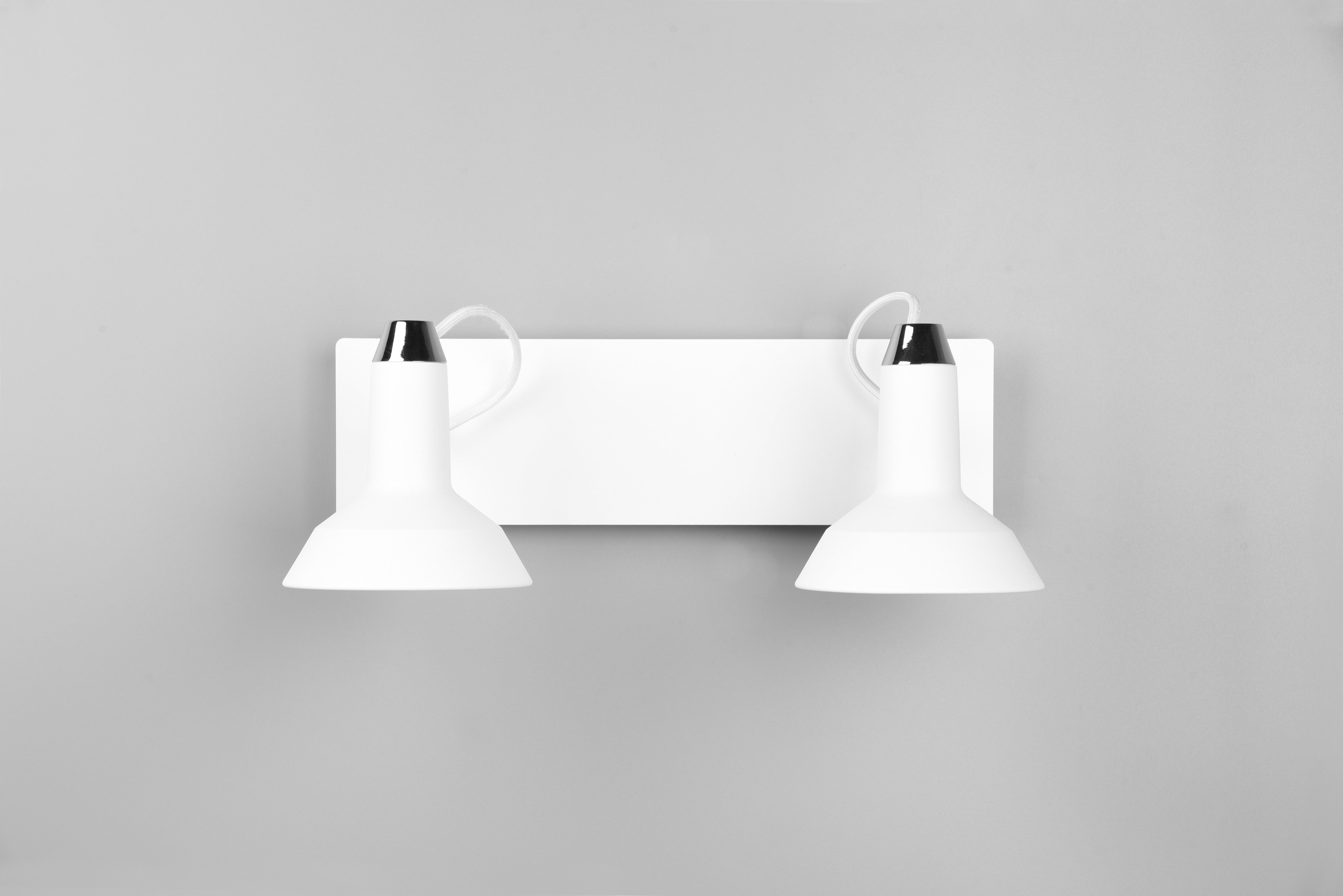 Roxie 2/3Lt Bar Spotlight - Black/White