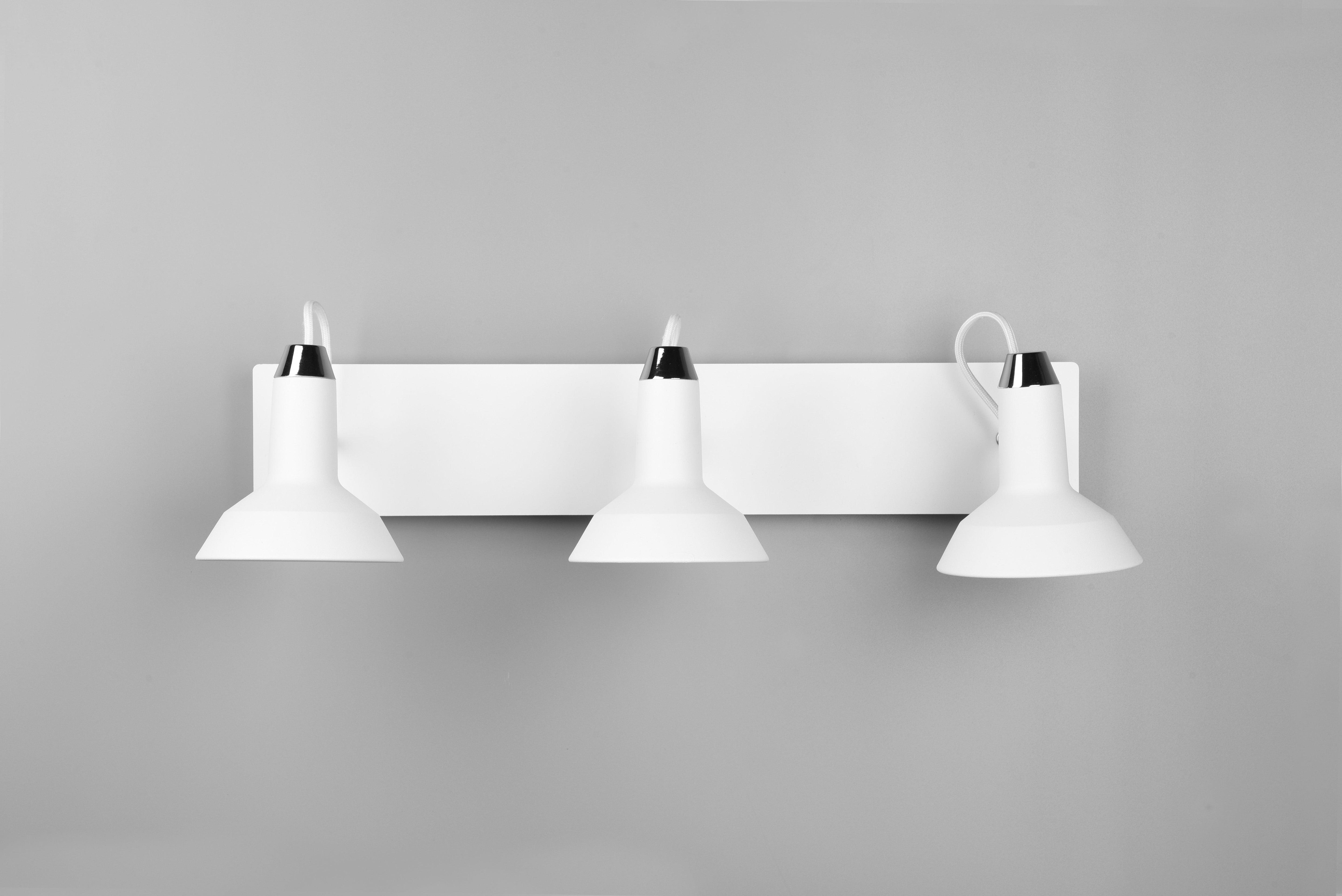 Roxie 2/3Lt Bar Spotlight - Black/White