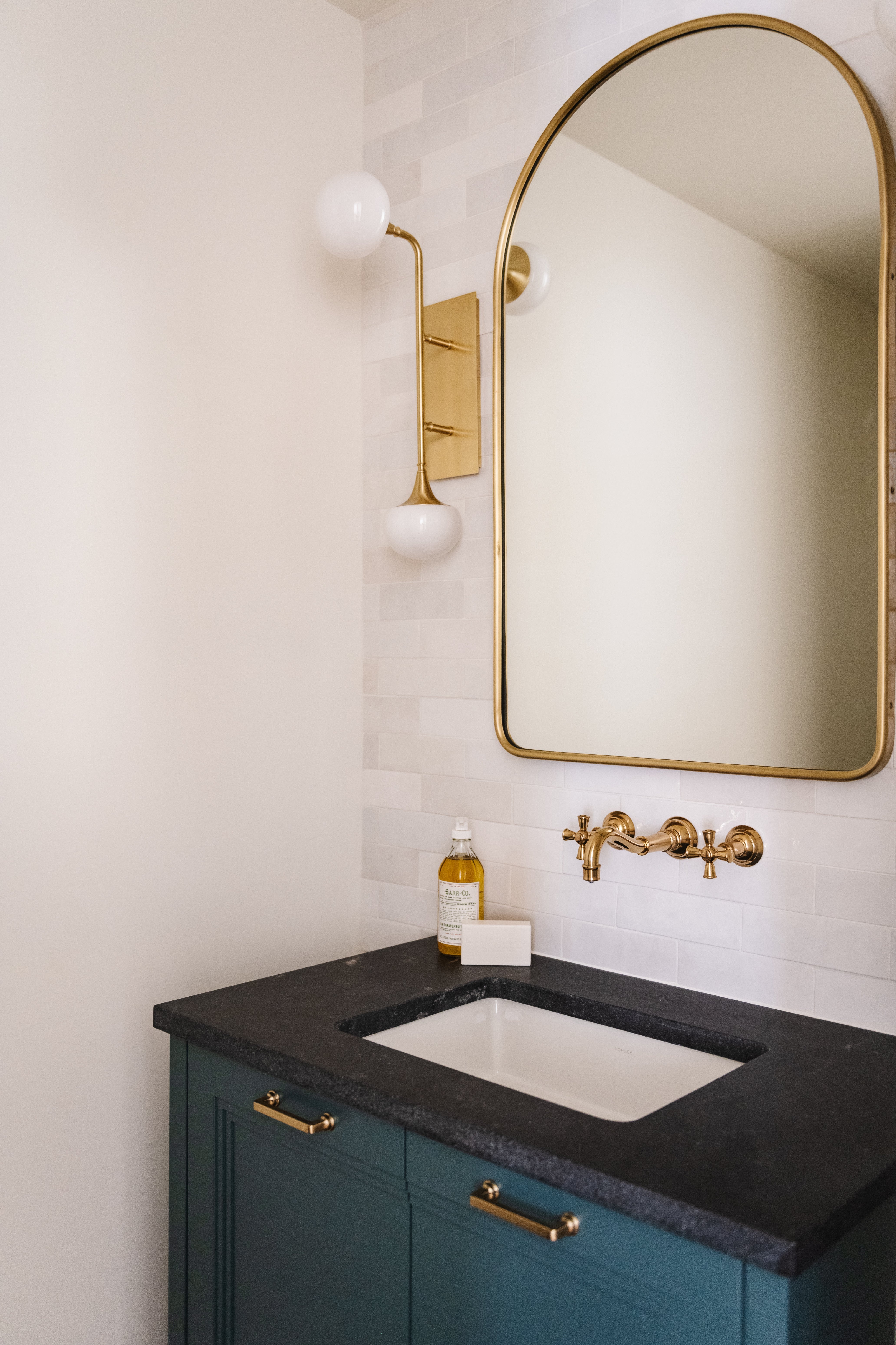 Fleming 2Lt Wall Sconce - Aged Brass