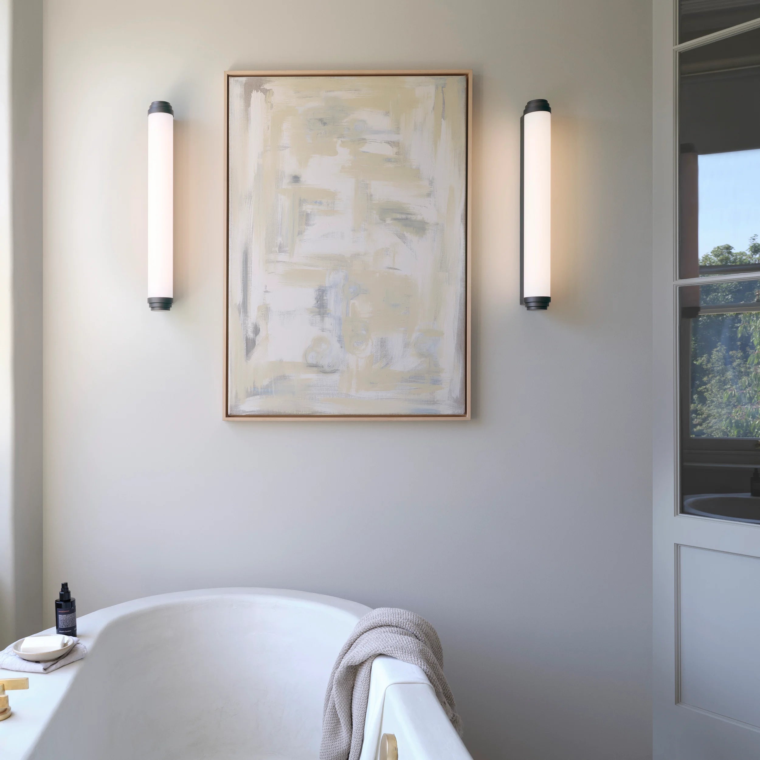 Burlington 400/600 Phase Wall Light