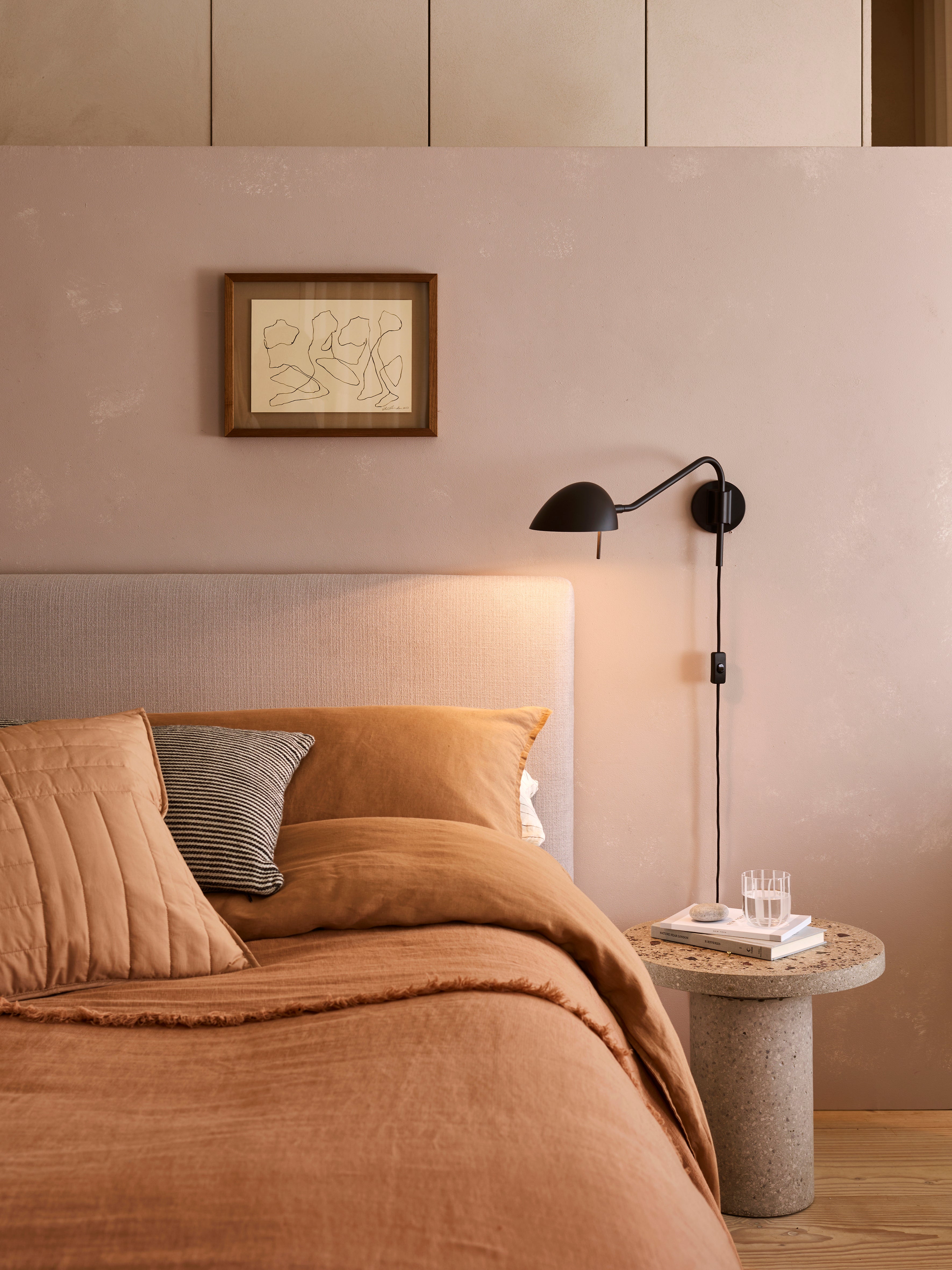 Serge Plug-In Task Light - White/Black