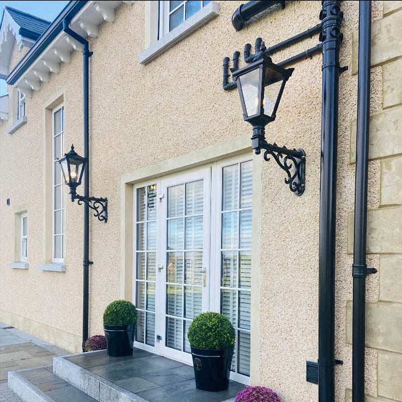 Malvern 1Lt Outdoor Wall Lamp - Cast Iron