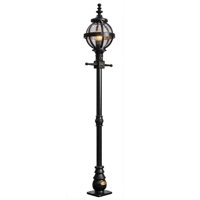 Doncaster 1Lt Cast Iron Lamp Post - Small/Large