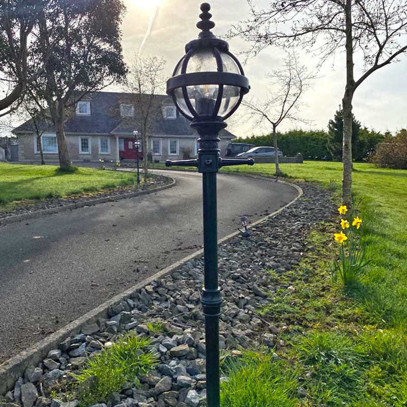 Doncaster 1Lt Cast Iron Lamp Post - Small/Large