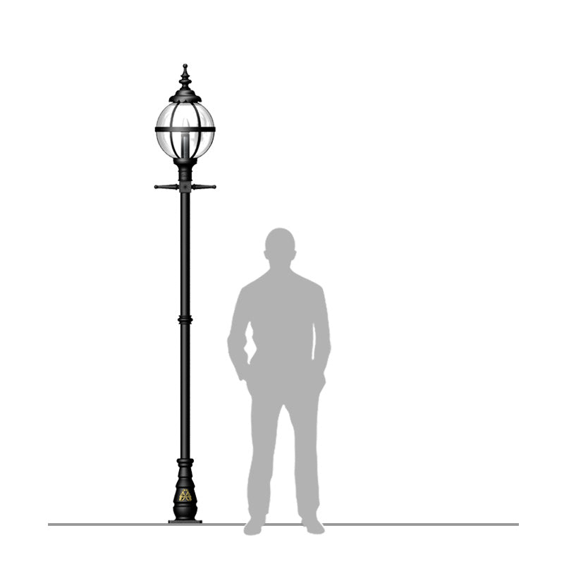 Doncaster 1Lt Cast Iron Lamp Post - Small/Large