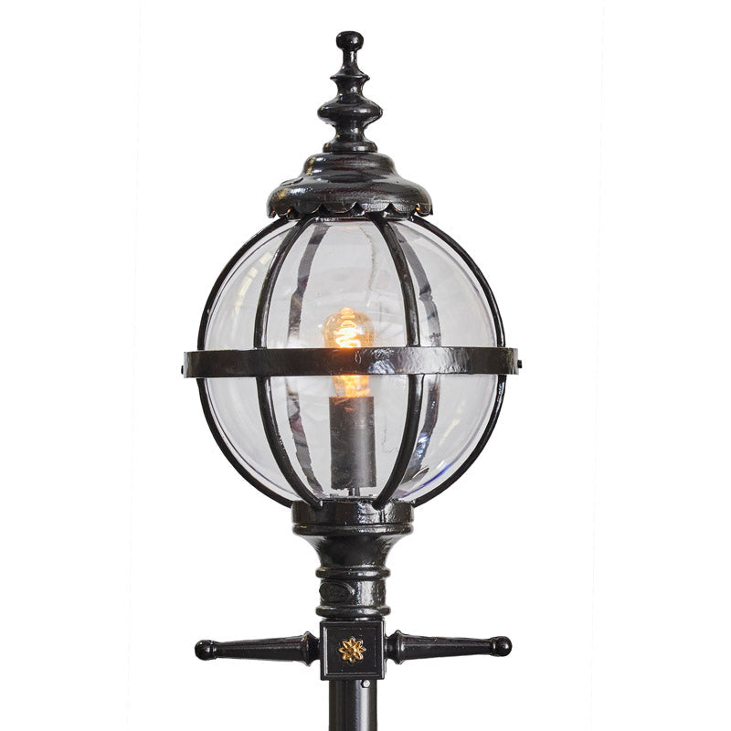 Doncaster 1Lt Cast Iron Lamp Post - Small/Large