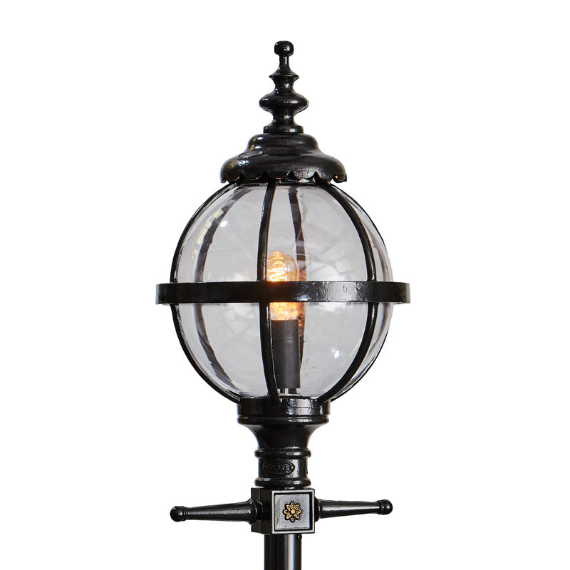 Doncaster 1Lt Cast Iron Lamp Post - Small/Large