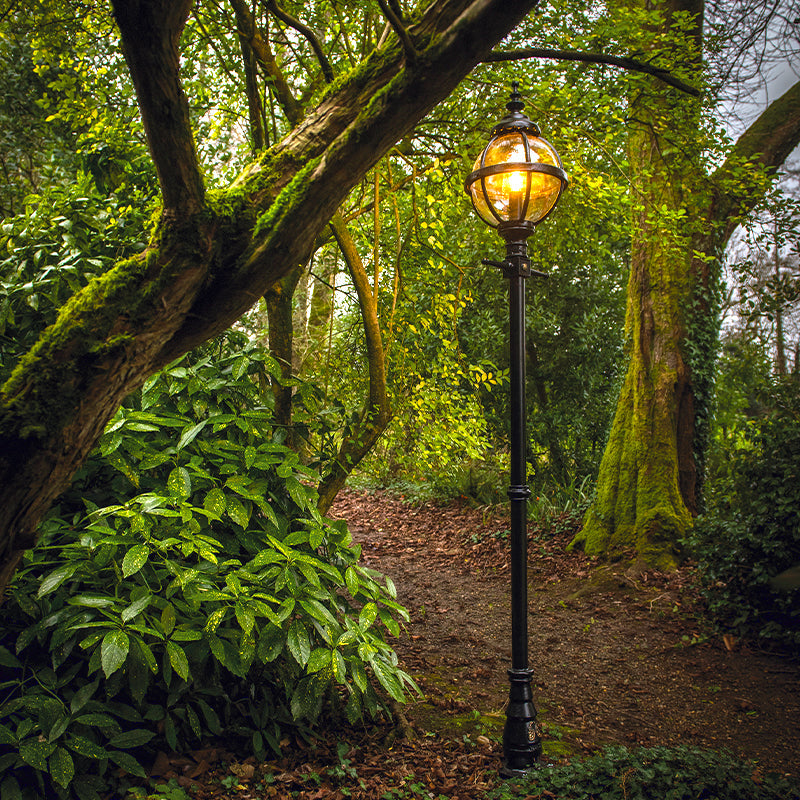 Doncaster 1Lt Cast Iron Lamp Post - Small/Large