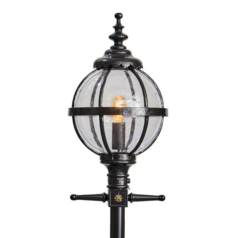 Doncaster 1Lt Cast Iron Lamp Post - Small/Large