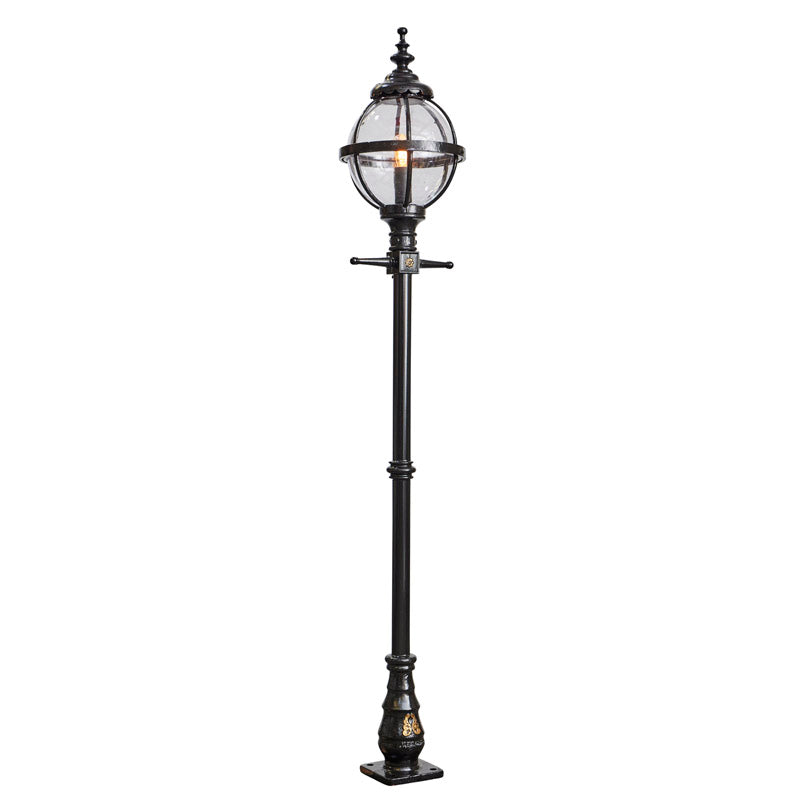 Doncaster 1Lt Cast Iron Lamp Post - Small/Large