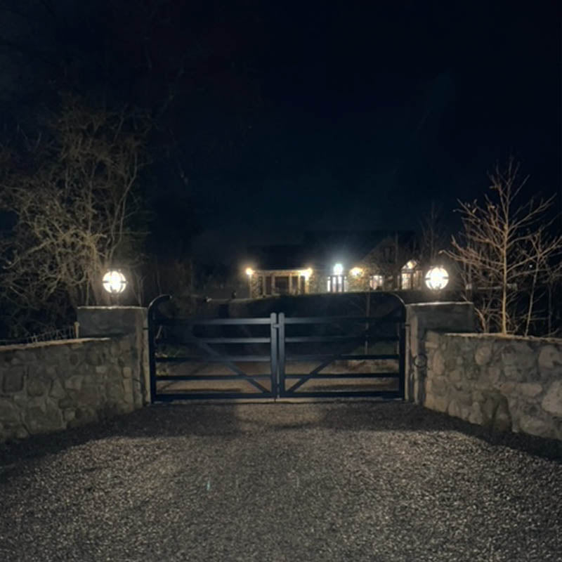 Flemington Small/Large Pier Light - Cast Iron