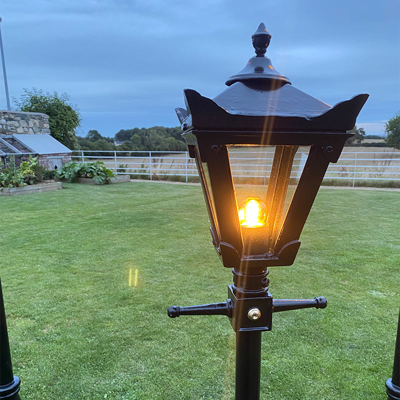 Enfield 1.4m Lamp Post - Cast Iron