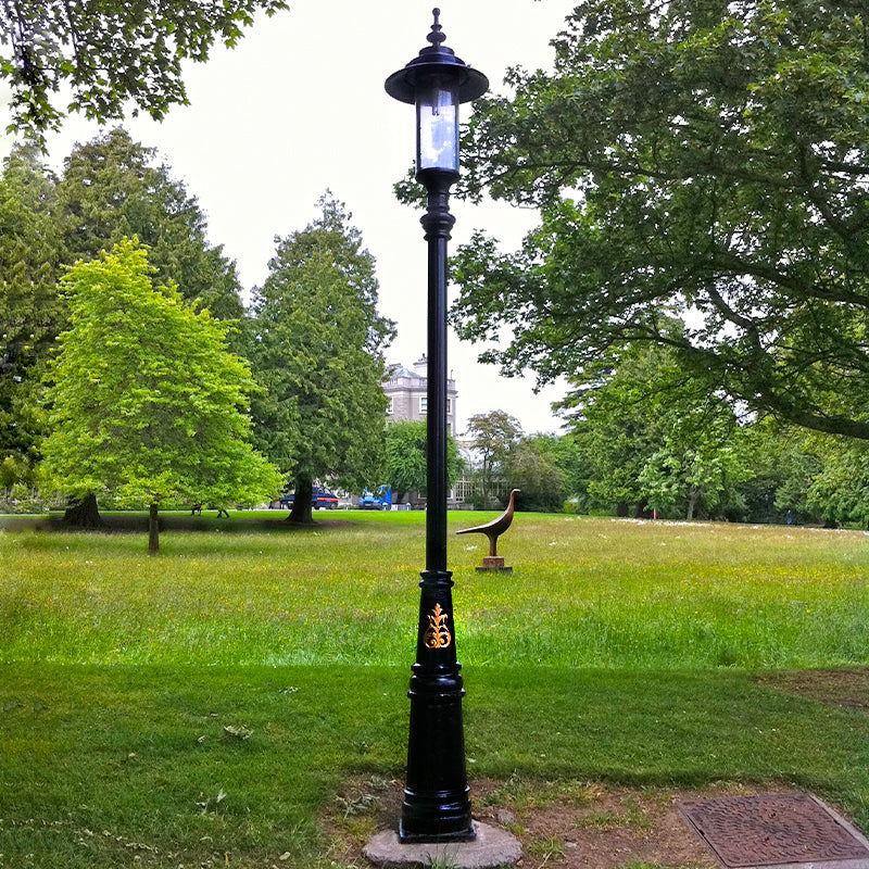 Betley 1Lt Lamp Post - Cast Iron