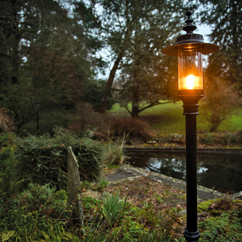 Betley 1Lt Lamp Post - Cast Iron