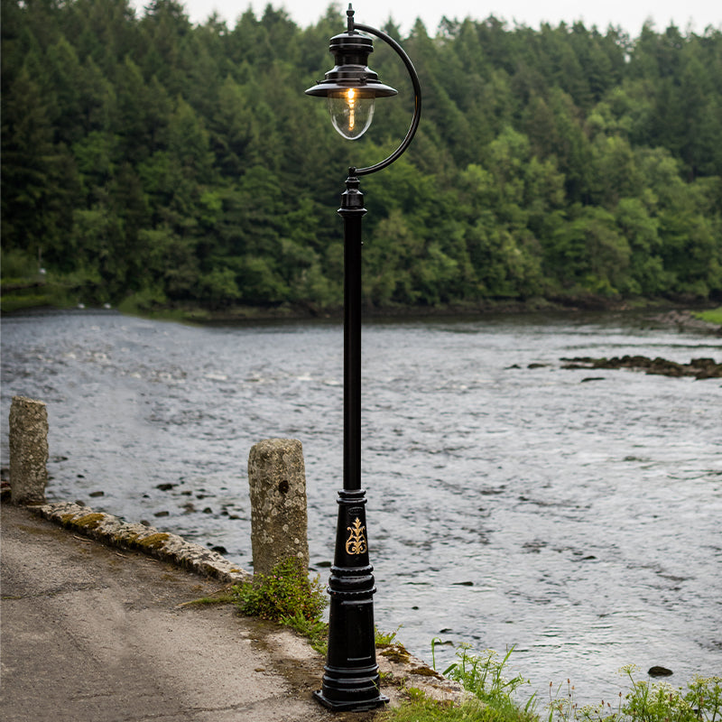 Ravenswood 1Lt Teardrop Lamp Post - Cast Iron