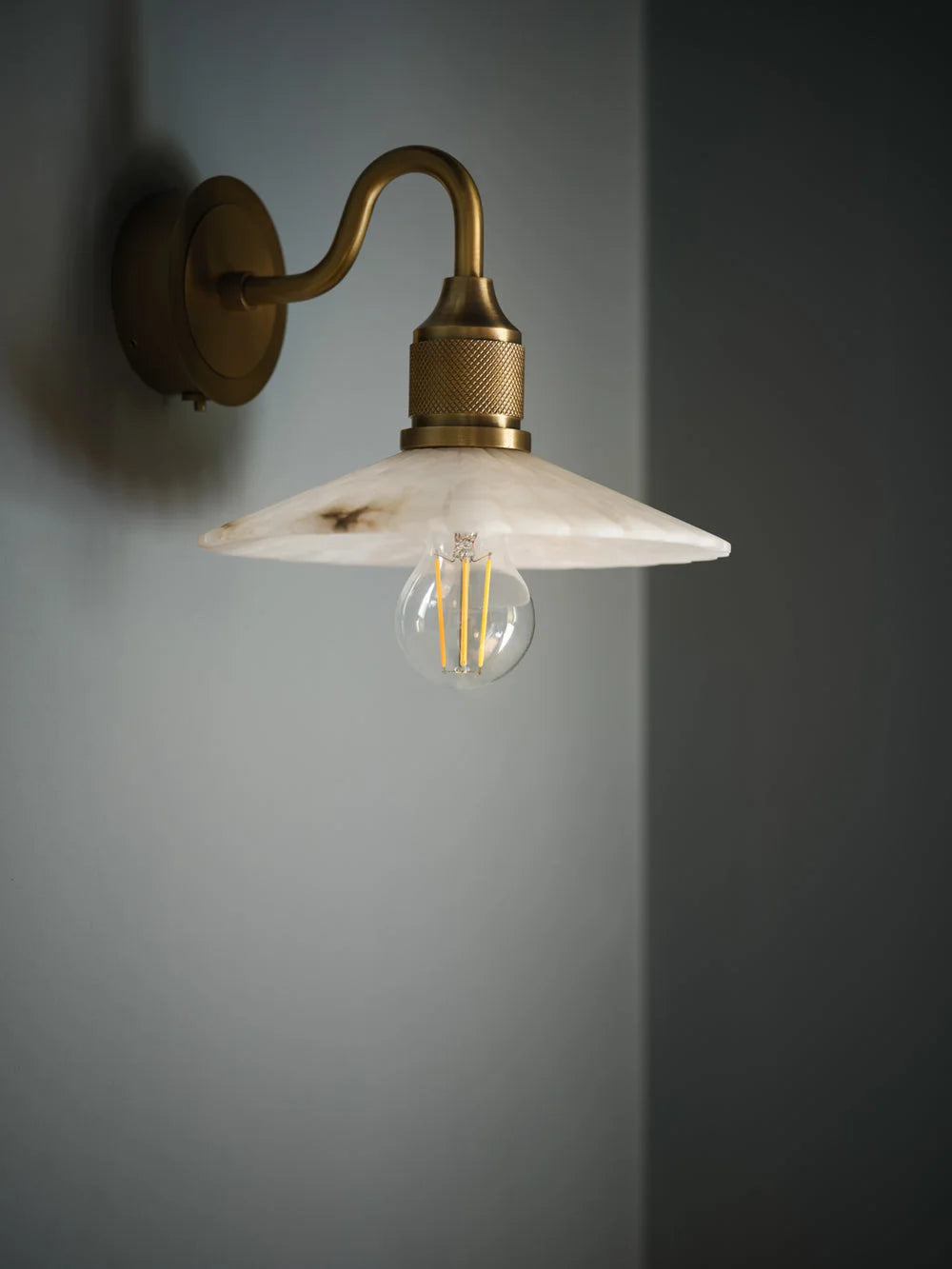 Noho Alabaster Fluted Slope Swan Neck Wall Light - 9 Inch