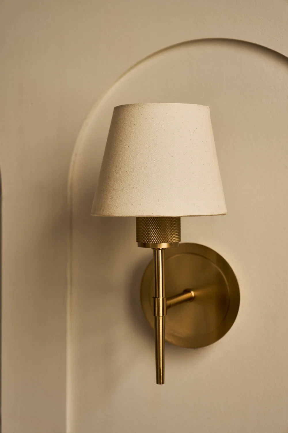 Knurled Torch Wall Light - Light Natural Cotton Brass Finishes