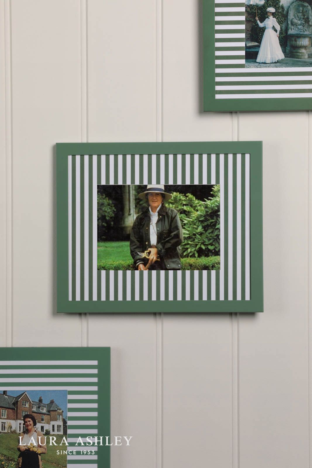 Laura Ashley Denwick Photo Frame Matt Green and Green 7" x 5"