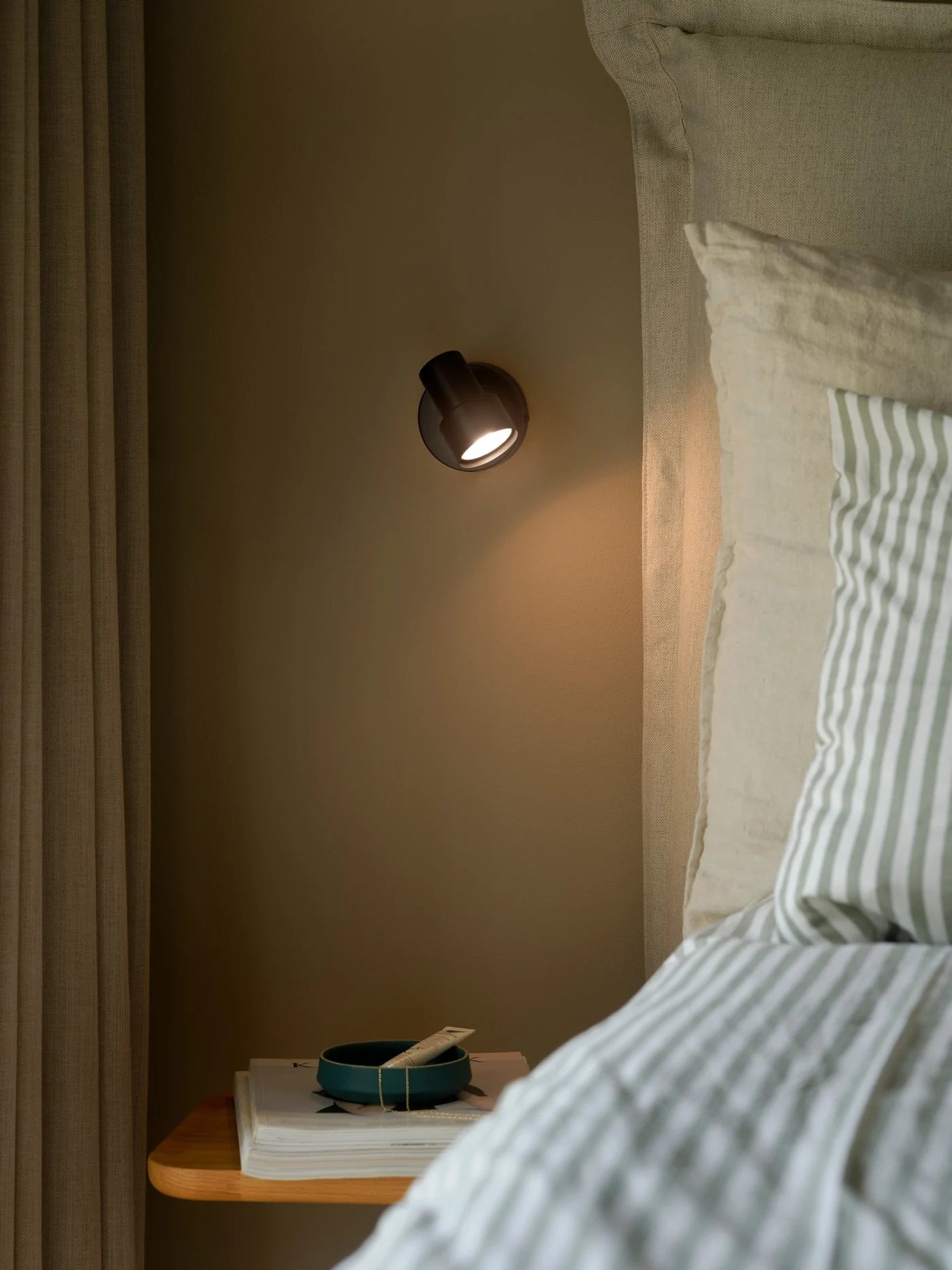 Boston spot Wall light Black