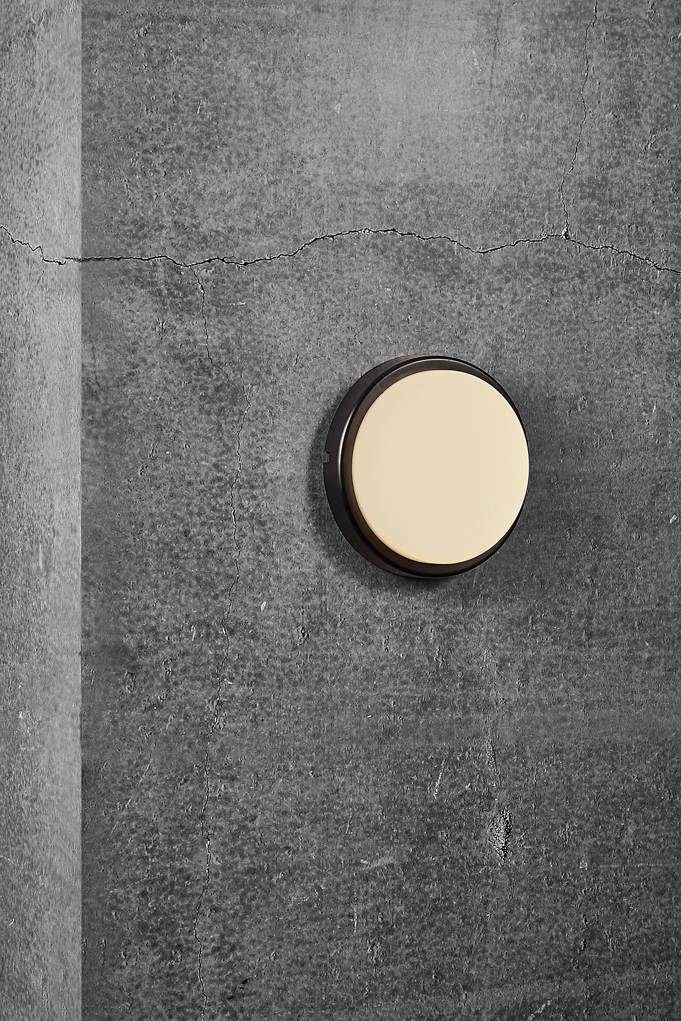 Cuba Outdoor Energy Wall light- Round/ Oval