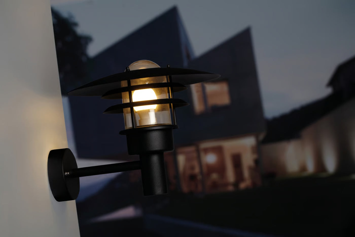 Lønstrup 22/32 Wall light - Galvanized/ Black