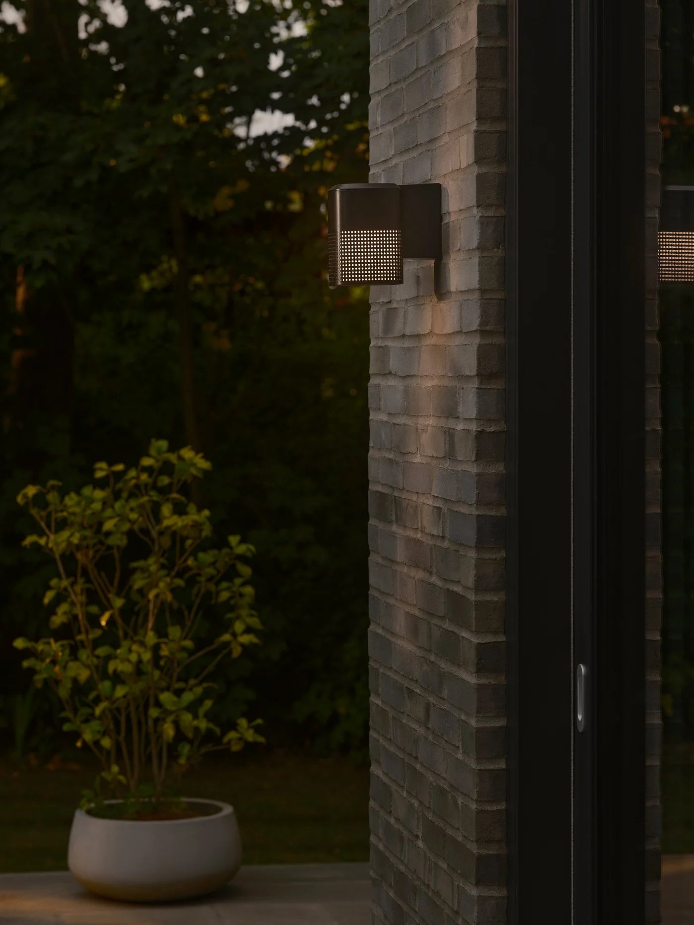 Sidara Outdoor Wall Light- Brown/ Anthracite/Black Finish