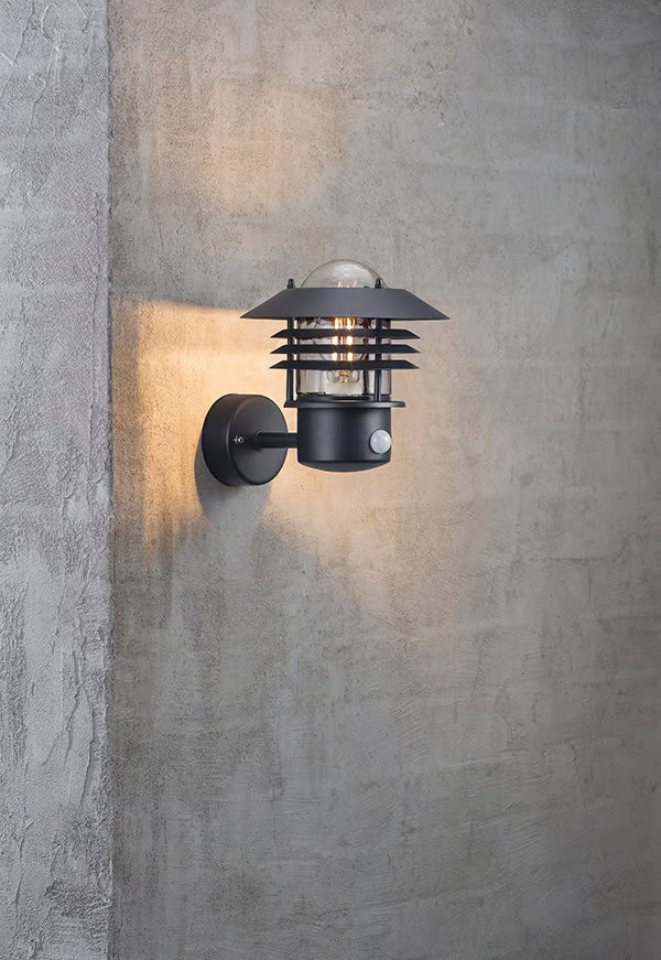 Vejers Sensor Wall light- Galvanized/ Black