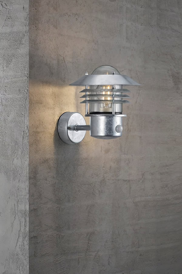 Vejers Sensor Wall light- Galvanized/ Black