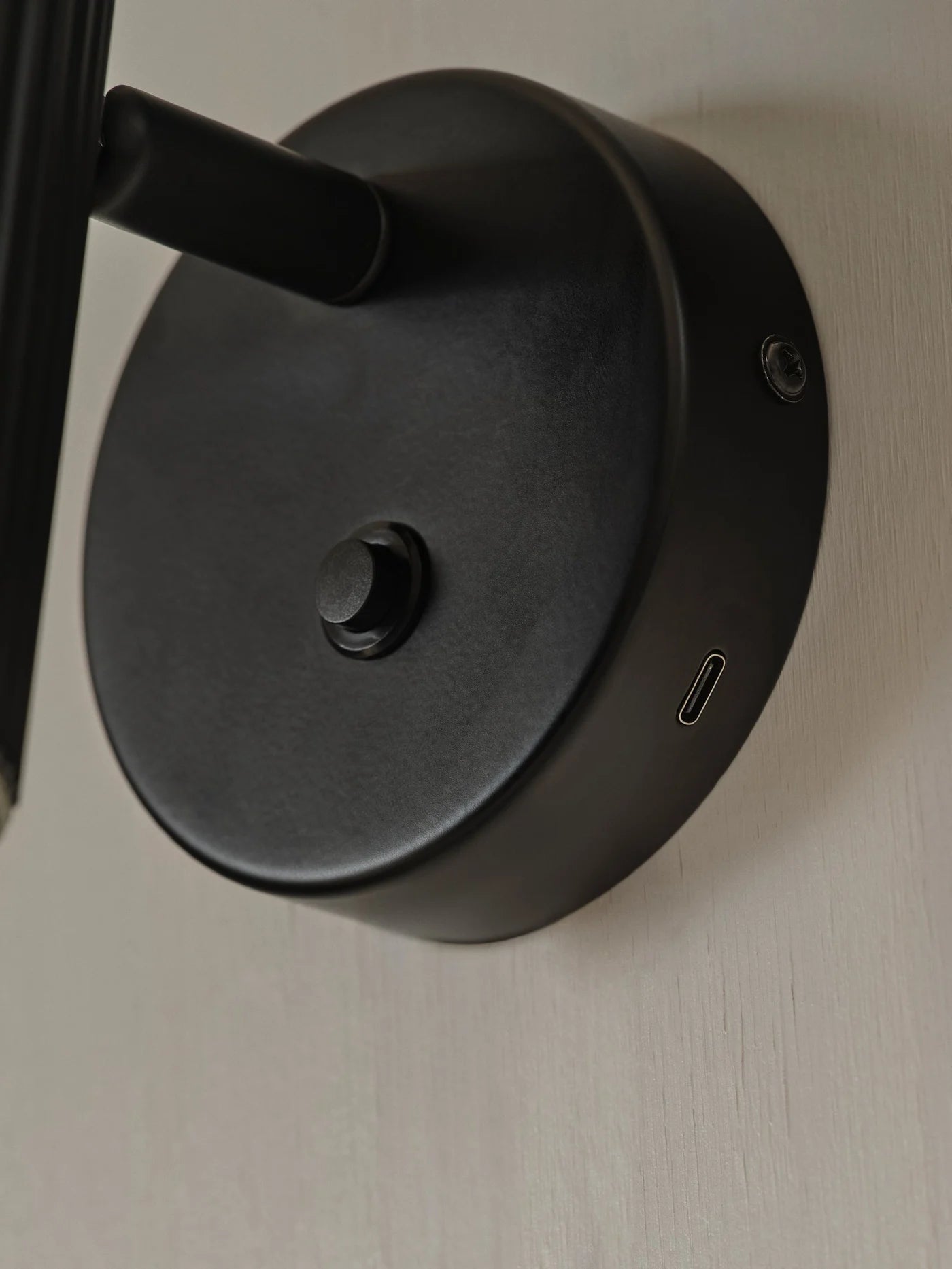 Vico Wall Light- Black