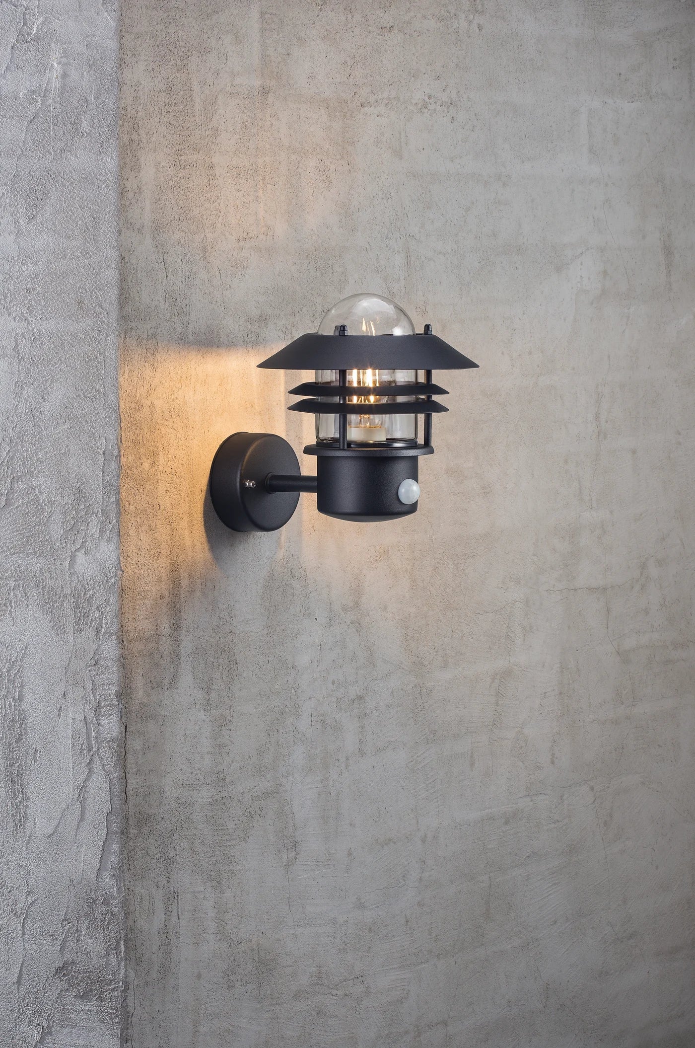 Blokhus Up Sensor Wall light- Galvanized/ Black/ Copper