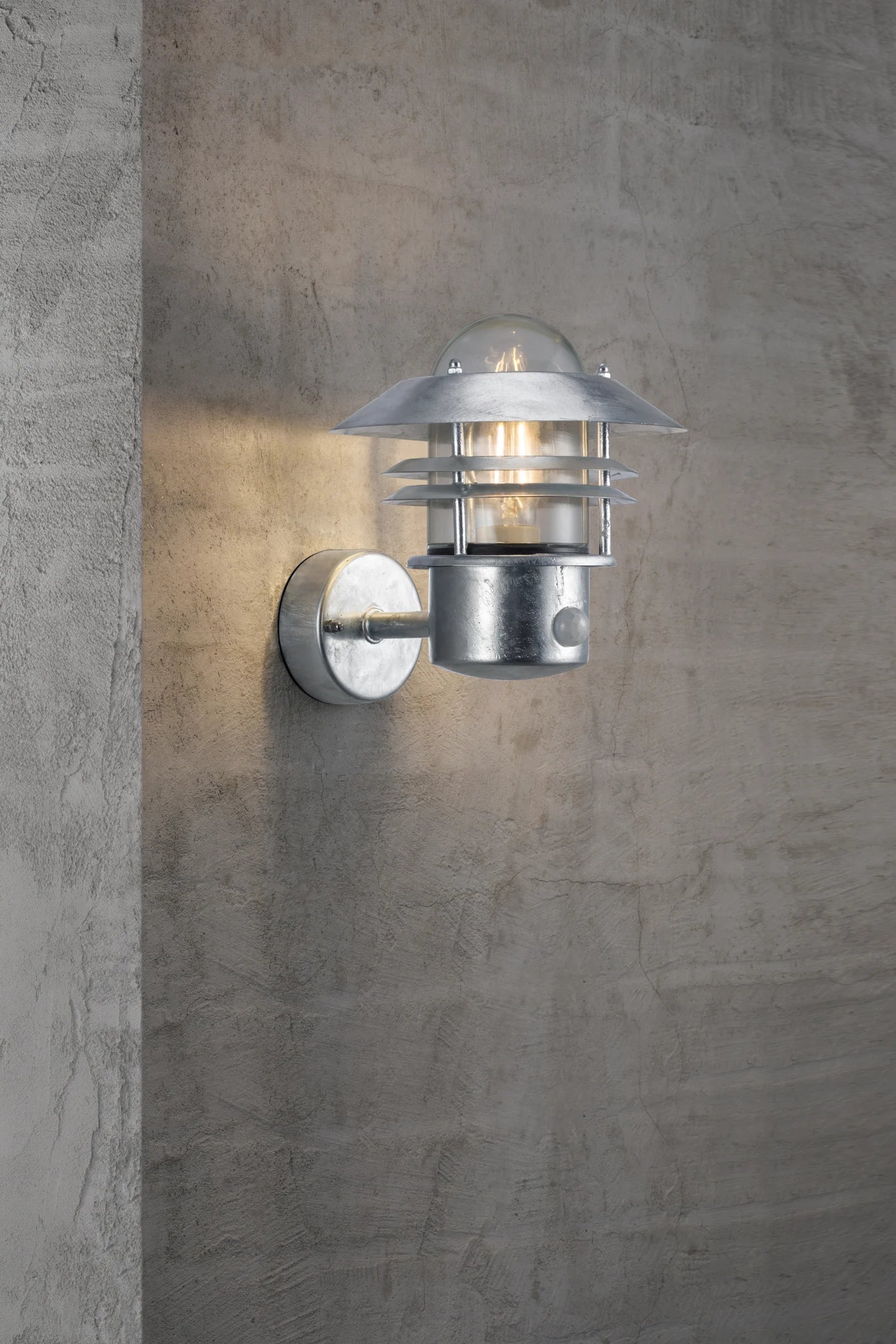 Blokhus Up Sensor Wall light- Galvanized/ Black/ Copper