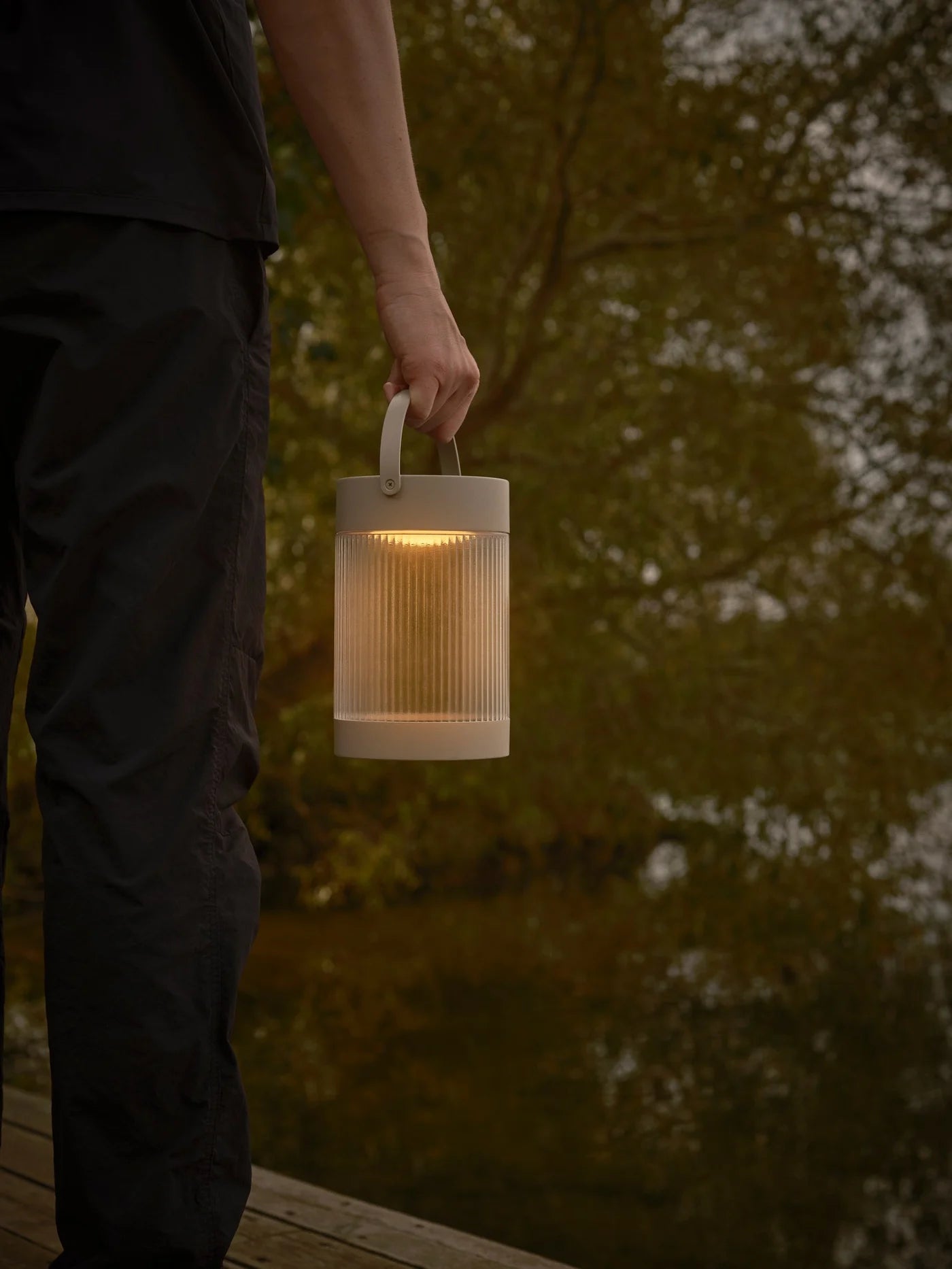 Coupar Solar Table lamp- Black/ Sand Finish