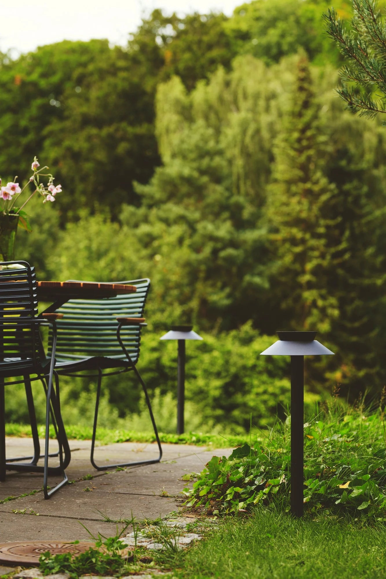 Justina Solar Garden Light- Anthracite/ Black