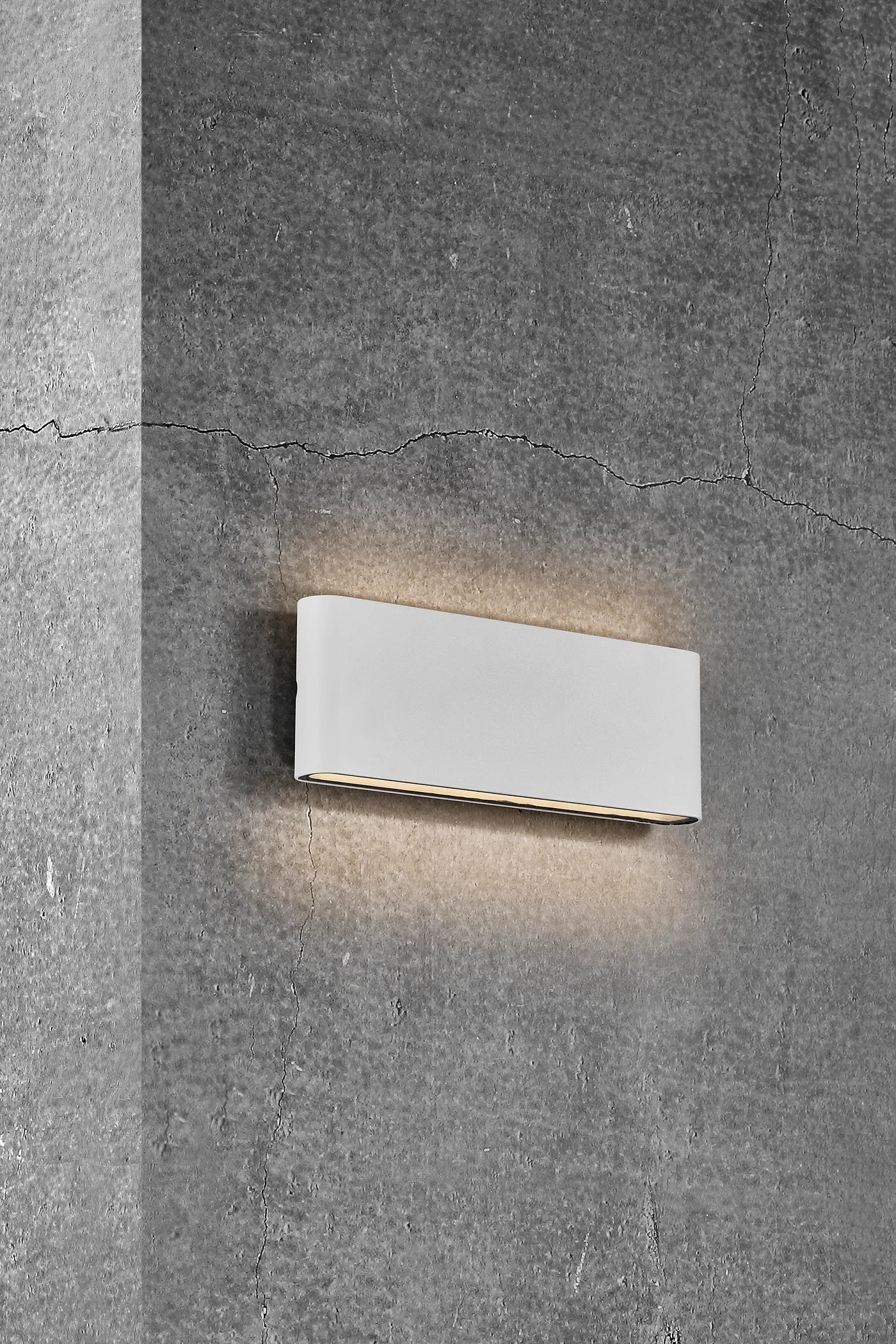 Kinver Wall Light- Black/ White