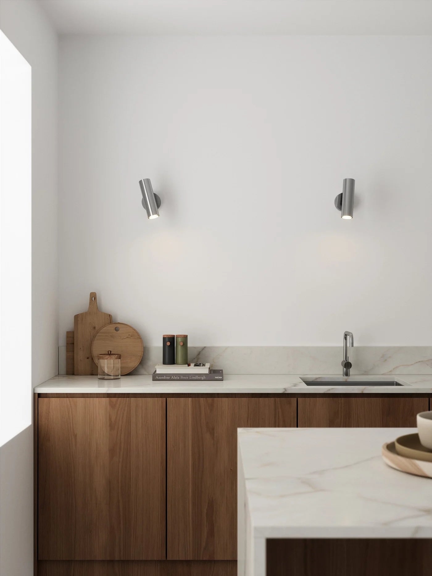 MIB 6' Wall Light- Black/ Chrome/White