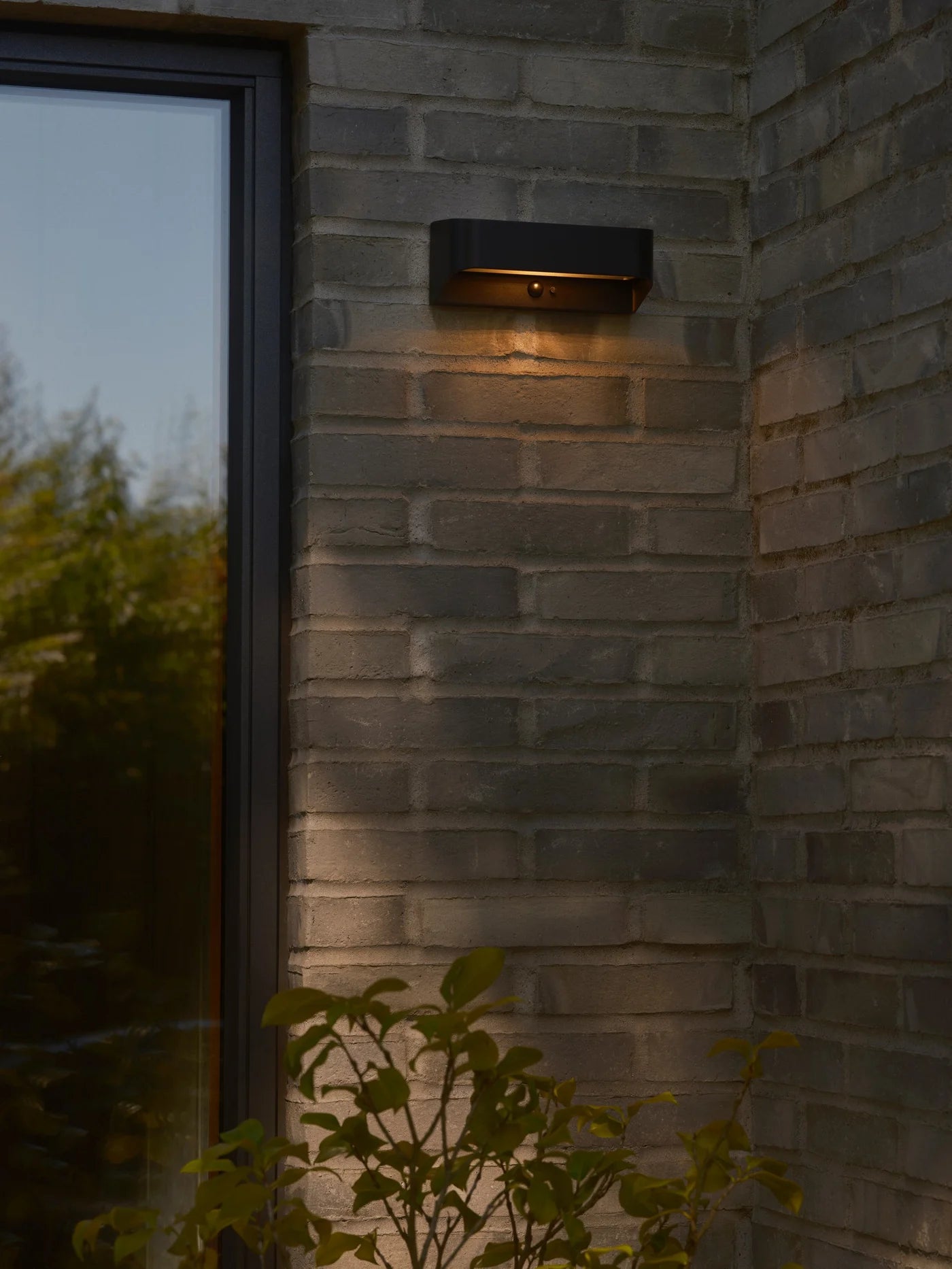 Marcellio Solar Wall light- Black/ Brown Finish