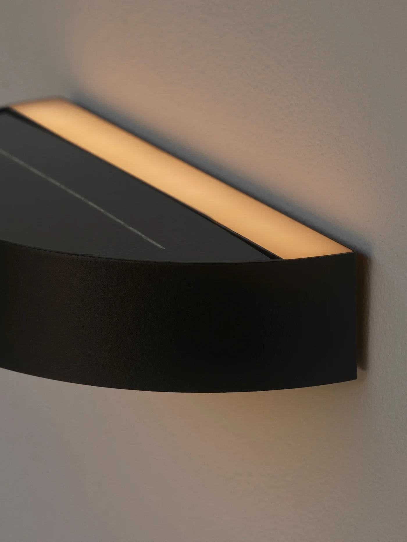 Monay Round/ Square Solar Wall light