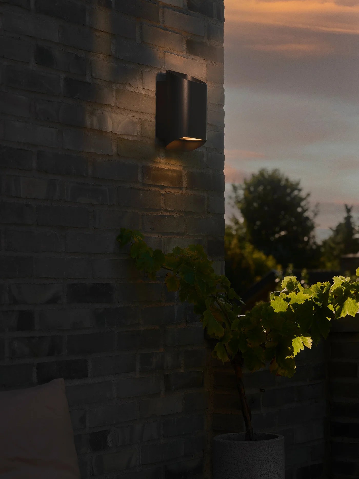 Nico 22 Round Maxi Wall light
