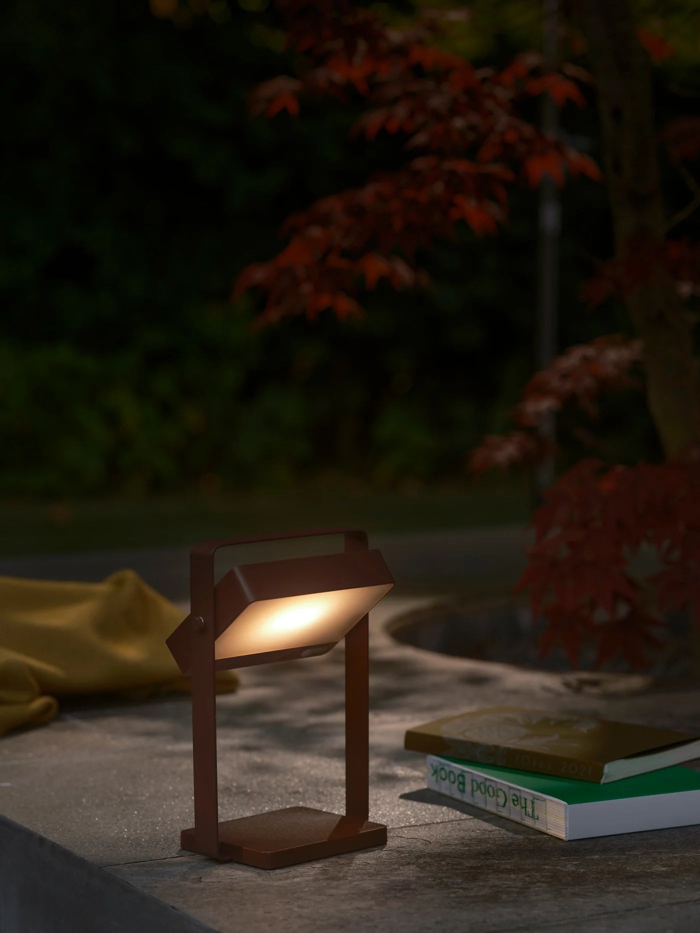 Saulio Solar Battery light- Black/ Brown/ Olive Green Finish