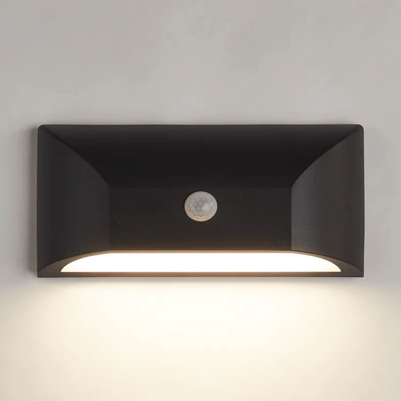 Yokahama IP54 Outdoor Wall Light