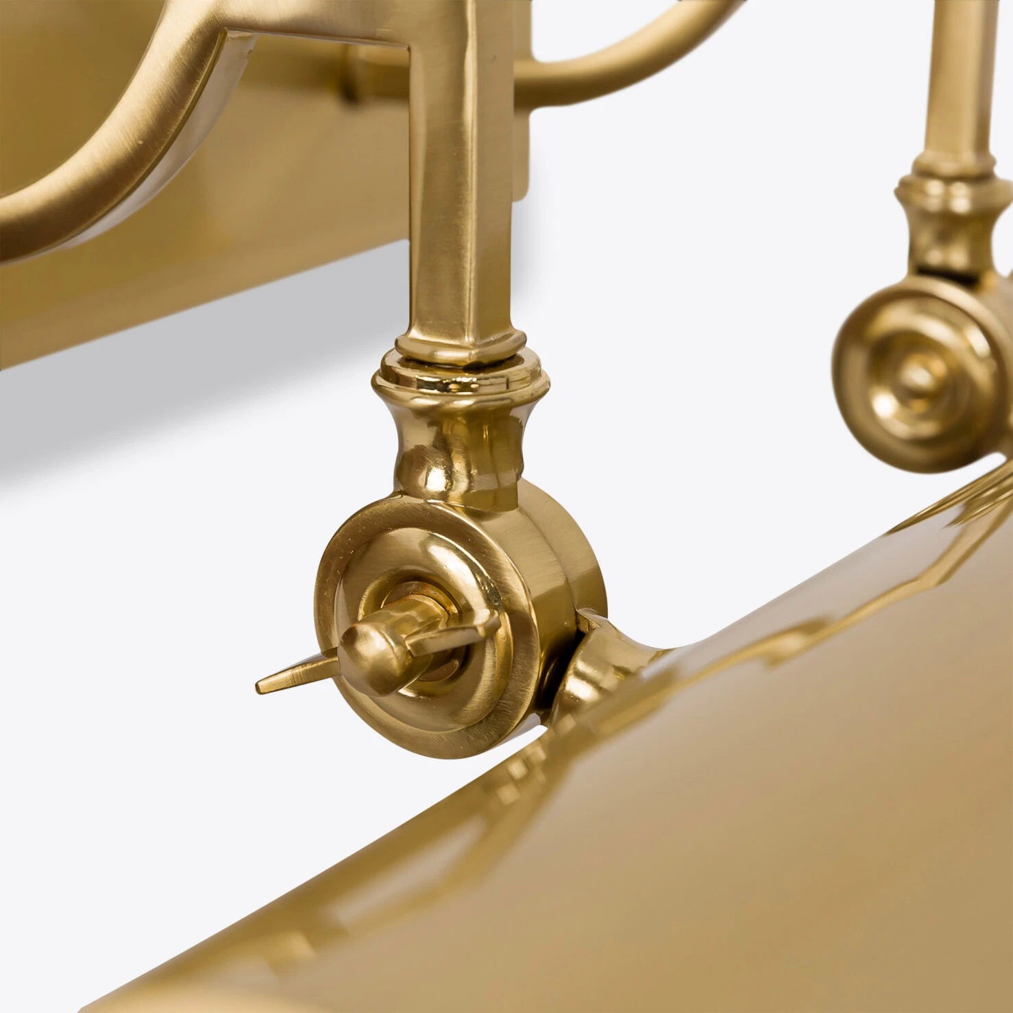 Putney Picture Light- Brass Finish