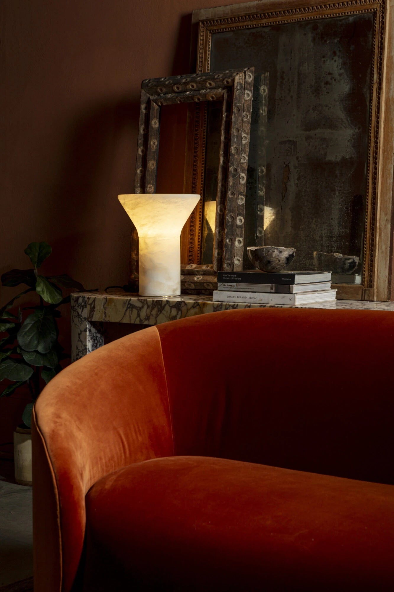 Alabaster Dali Table Lamp