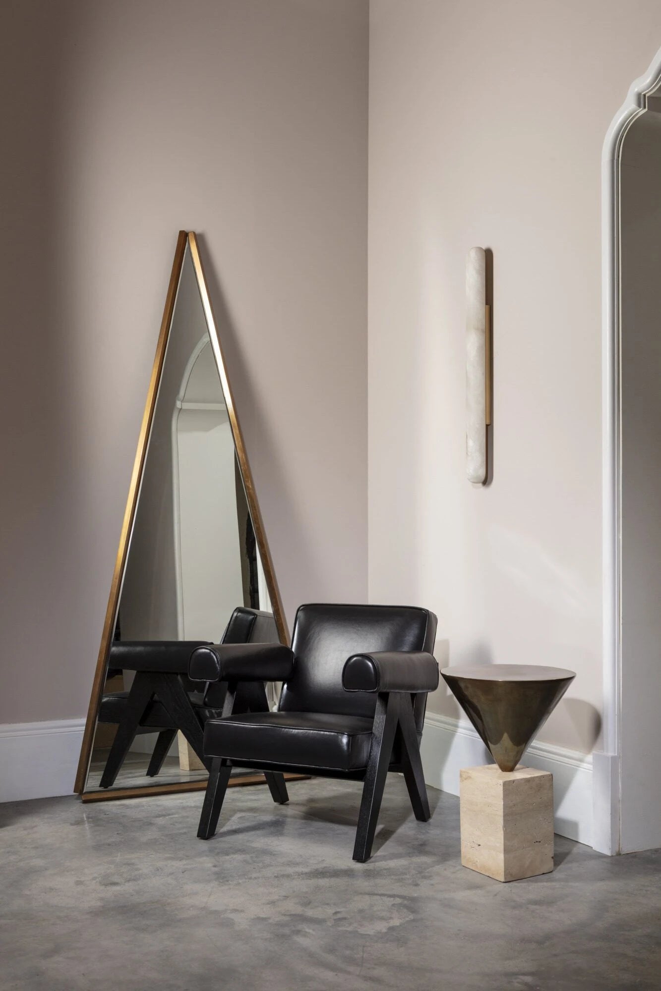 Lya Alabaster Wall Light – 3 Size Options