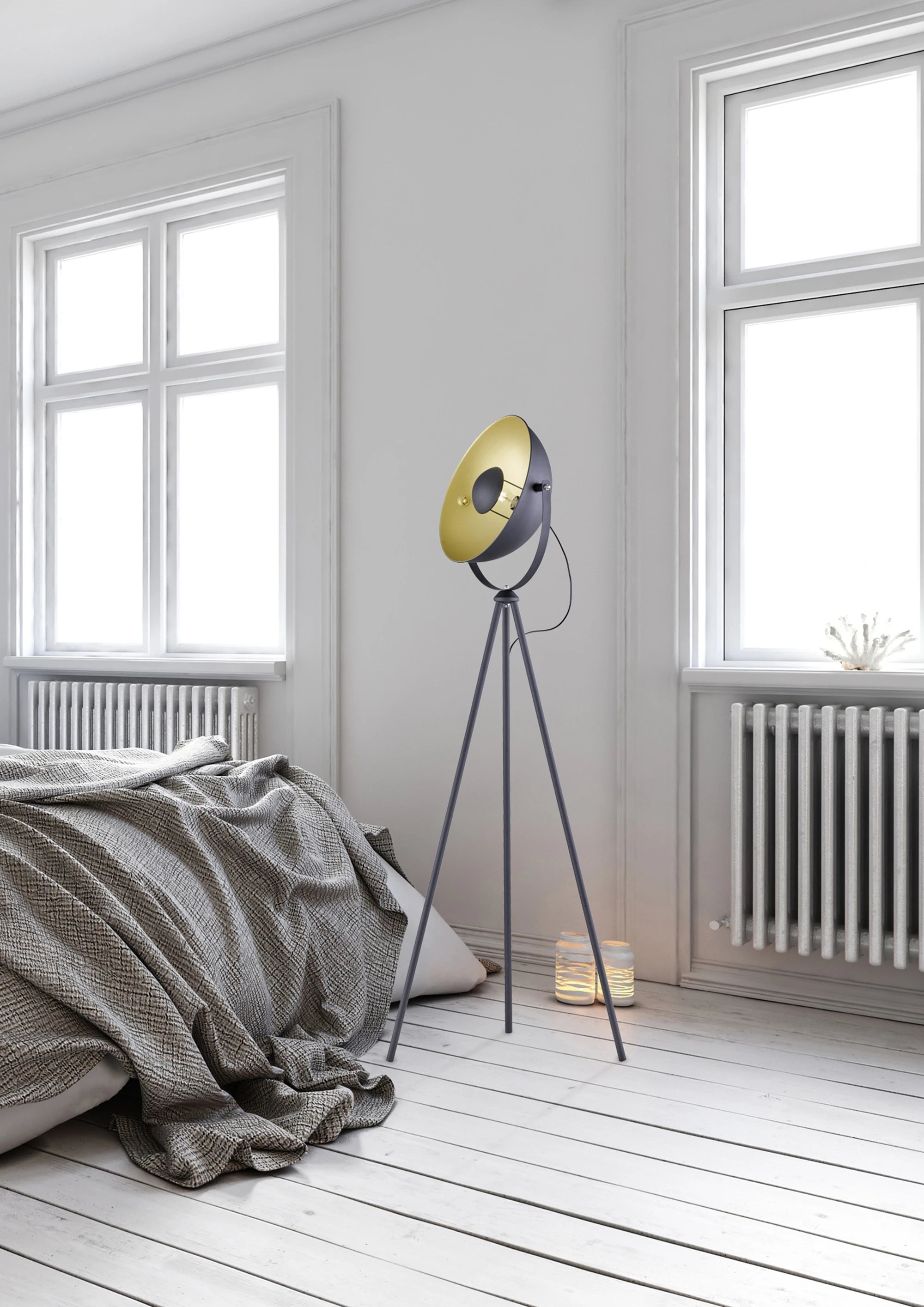 Chewy Modern Floor Lamp - Black & Gold