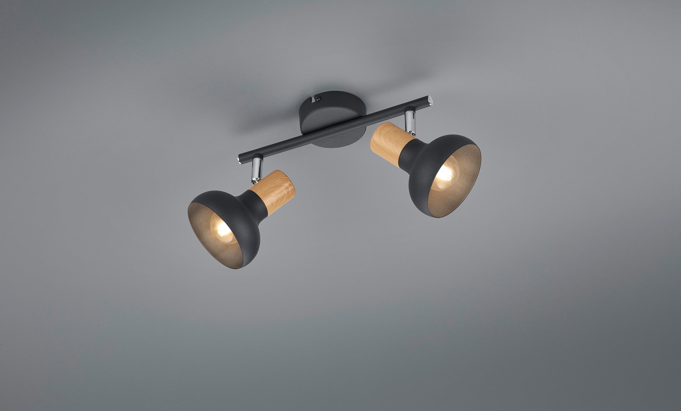 Latika 2/3/4Lt Bar Spotlight - Black/White