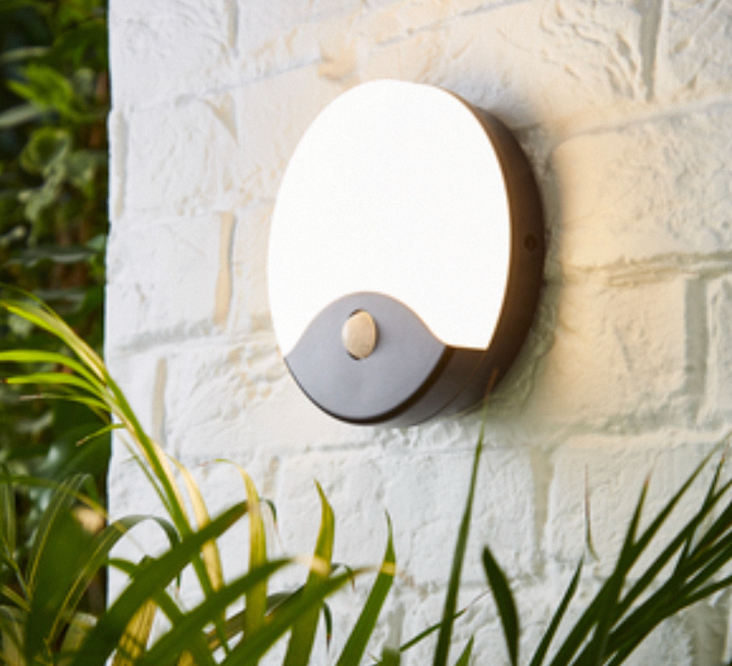 Turus 15 Watt LED Outdoor Bulkhead Light with PIR- Round/ Oval Finish
