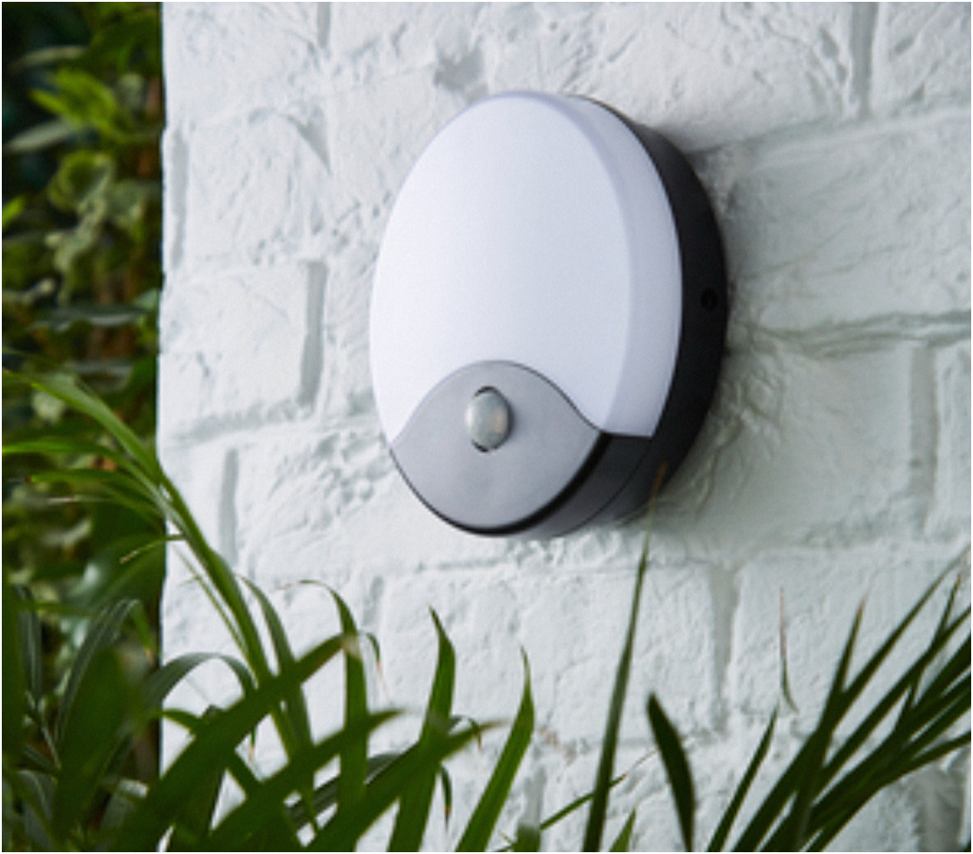 Turus 15 Watt LED Outdoor Bulkhead Light with PIR- Round/ Oval Finish