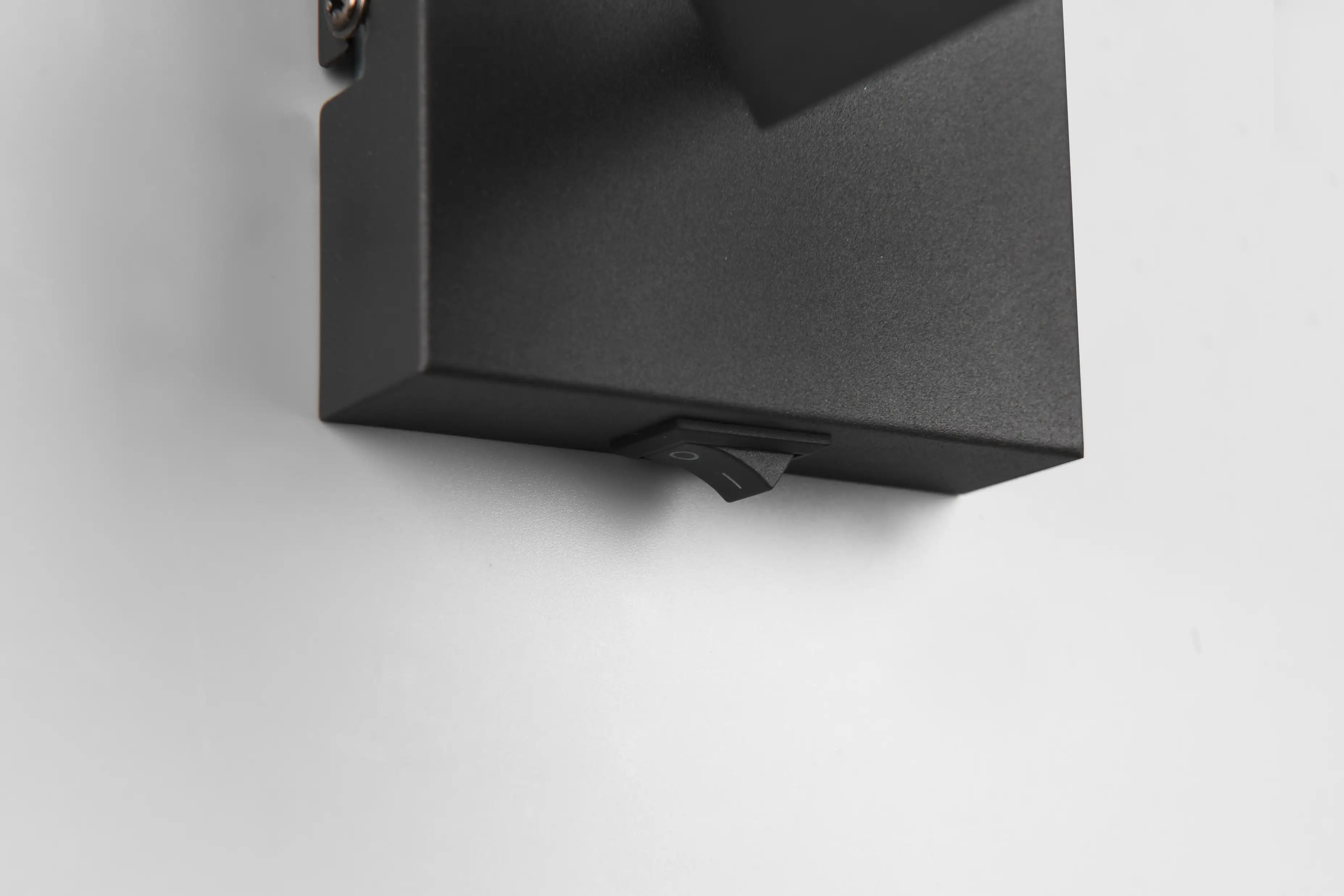 Tosh Wall Spotlight - Black/White