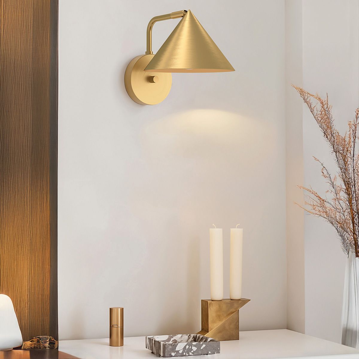 Alora Mood Remyck 1 lt Wall Light  - Brushed Gold/ Matte Black